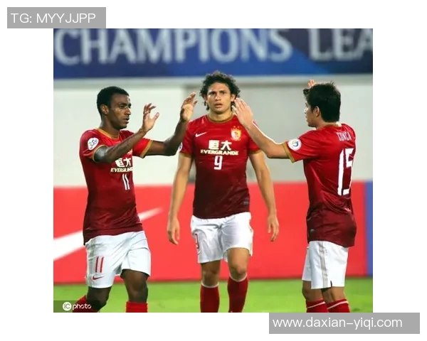 富明尼斯与甘美奥的激烈对决揭示了足球战术的新趋势与球队实力的较量 富明尼斯与甘美奥的激烈对决揭示了足球战术的新趋势与球队实力的较量